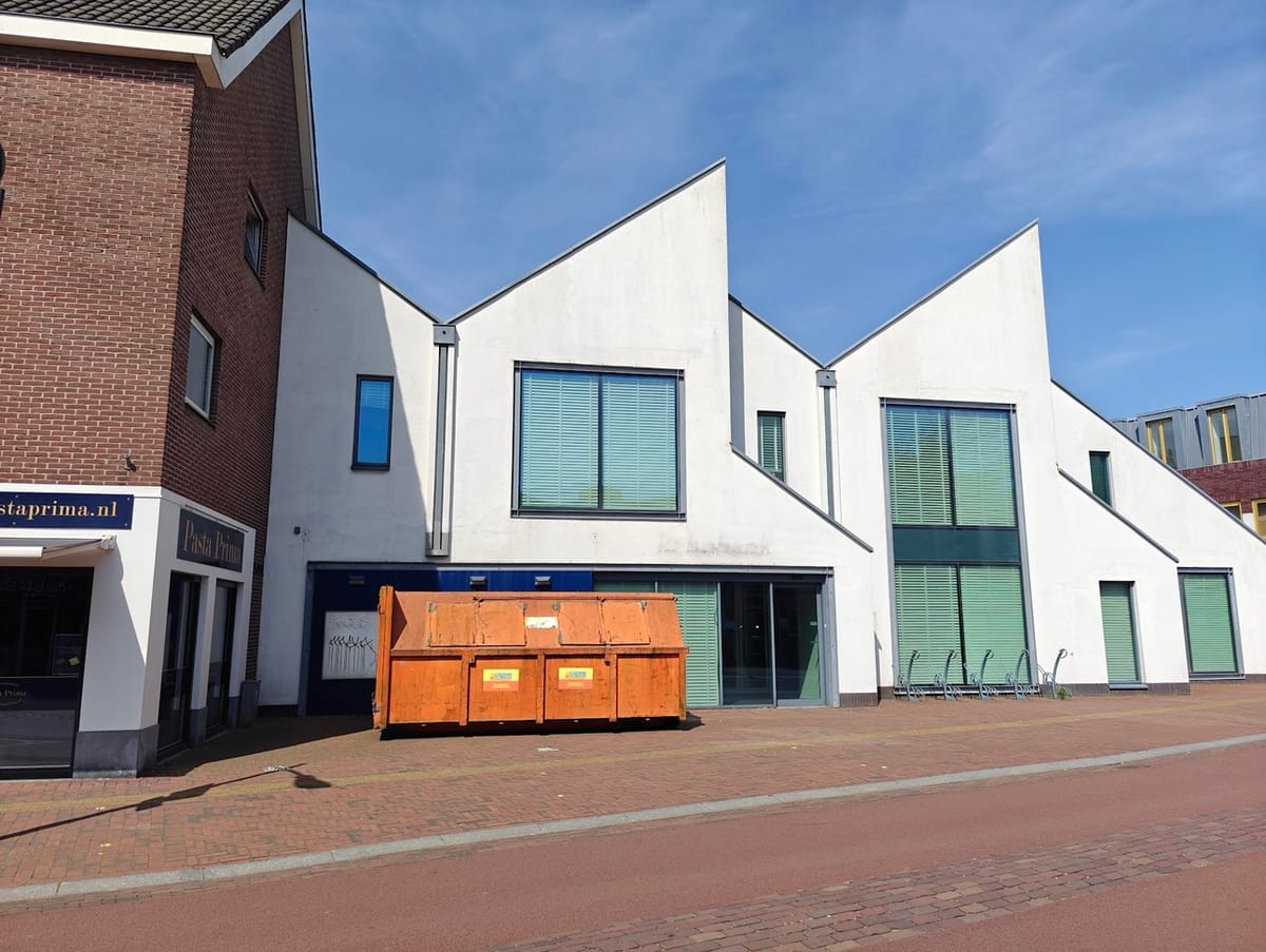 Nieuws uit Castricum: voormalig Rabobank-pand ondergaat verbouwing