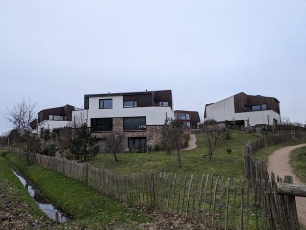 Duurdere huizen en minder kijkers: deze lessen kun je trekken uit de Castricumse woningmarkt in het tweede kwartaal